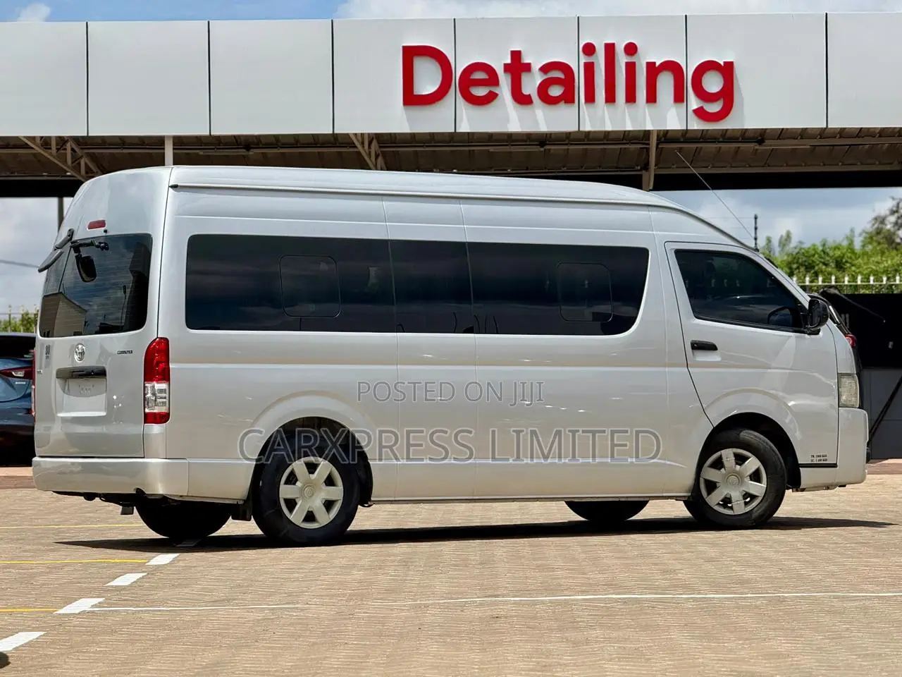 Toyota HiAce 2018 Silver