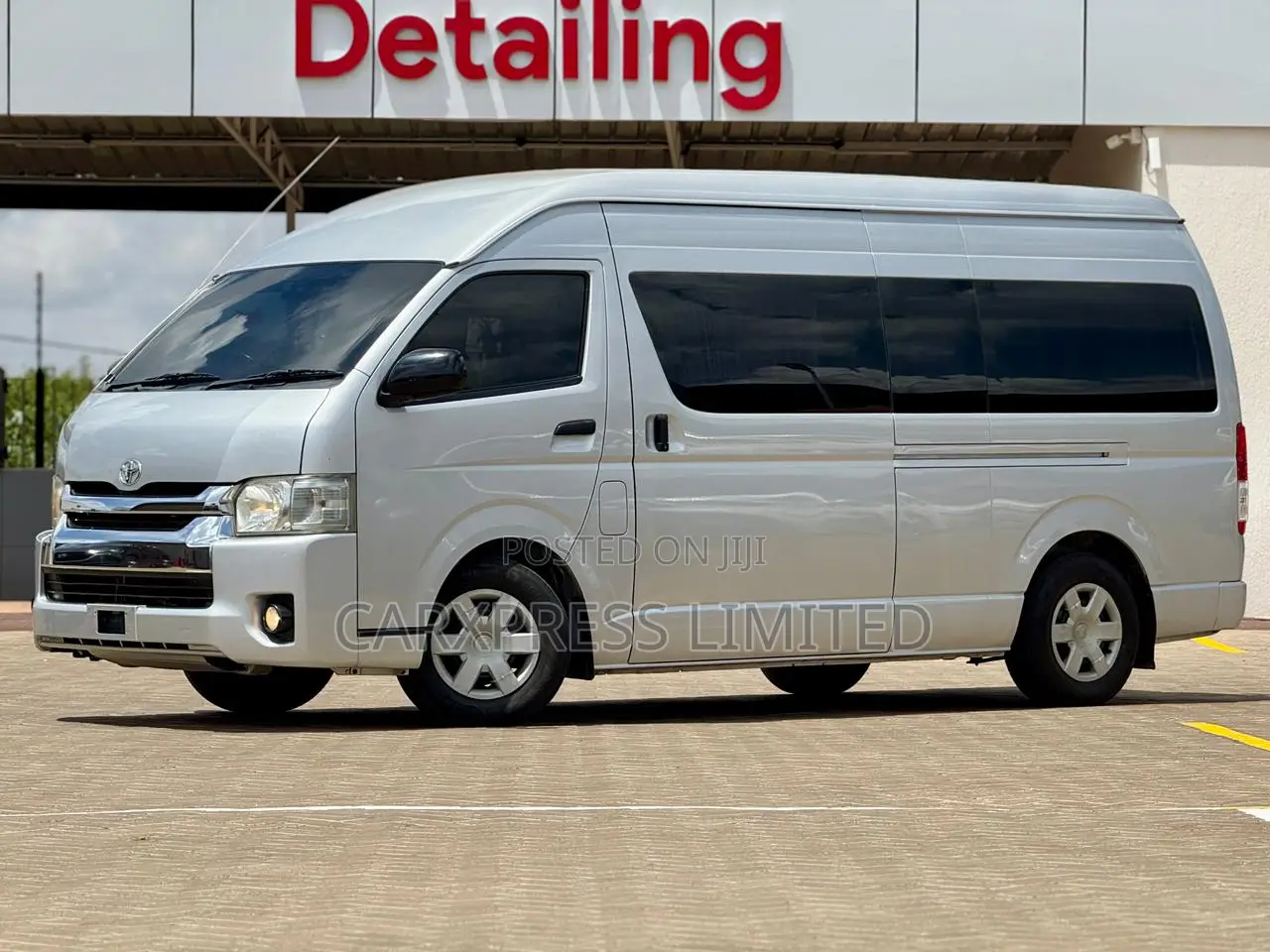 Toyota HiAce 2018 Silver