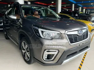 Subaru Forester Premium AWD 2019 Ivory