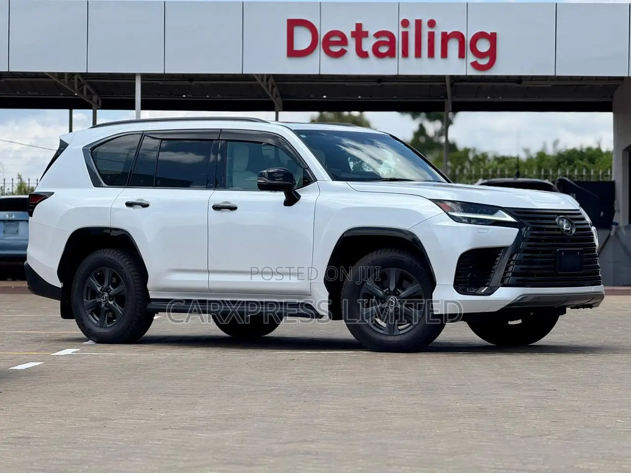 Lexus LX LX 600 2022 White