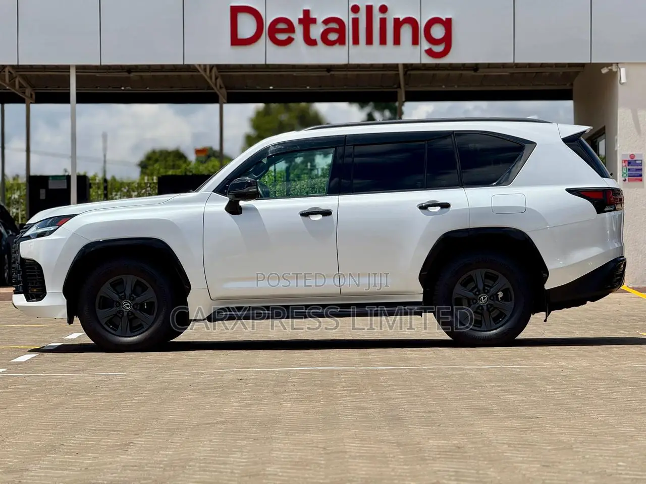 Lexus LX LX 600 2022 White