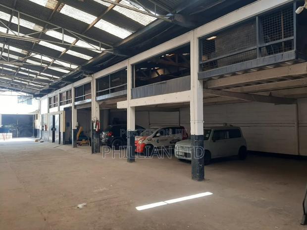 Godown in Industrial Area on Sale