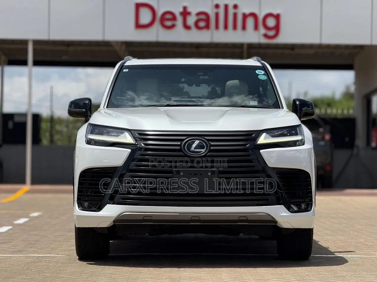 Lexus LX LX 600 2022 White