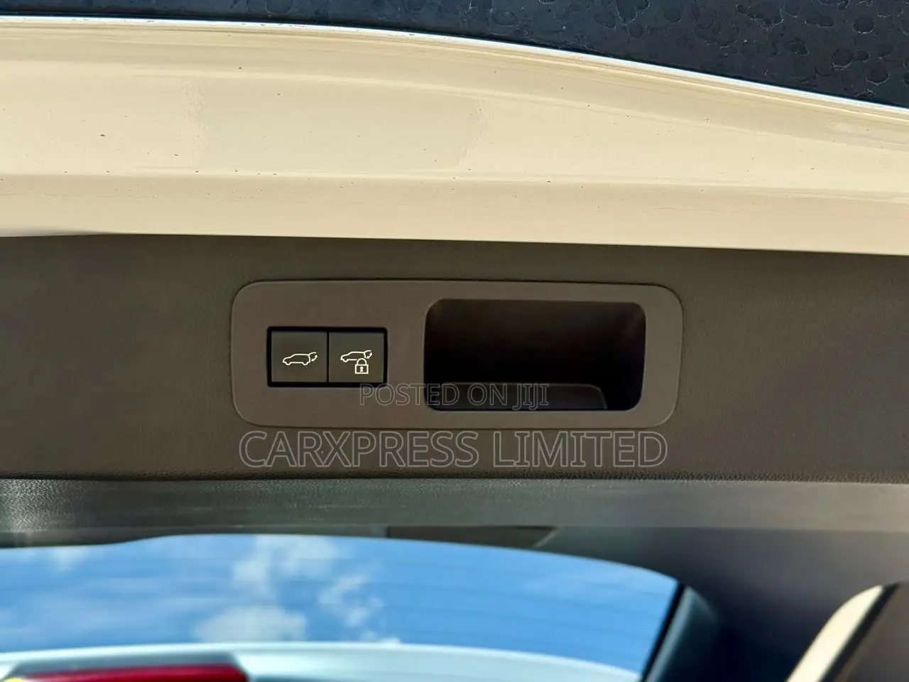Lexus LX LX 600 2022 White