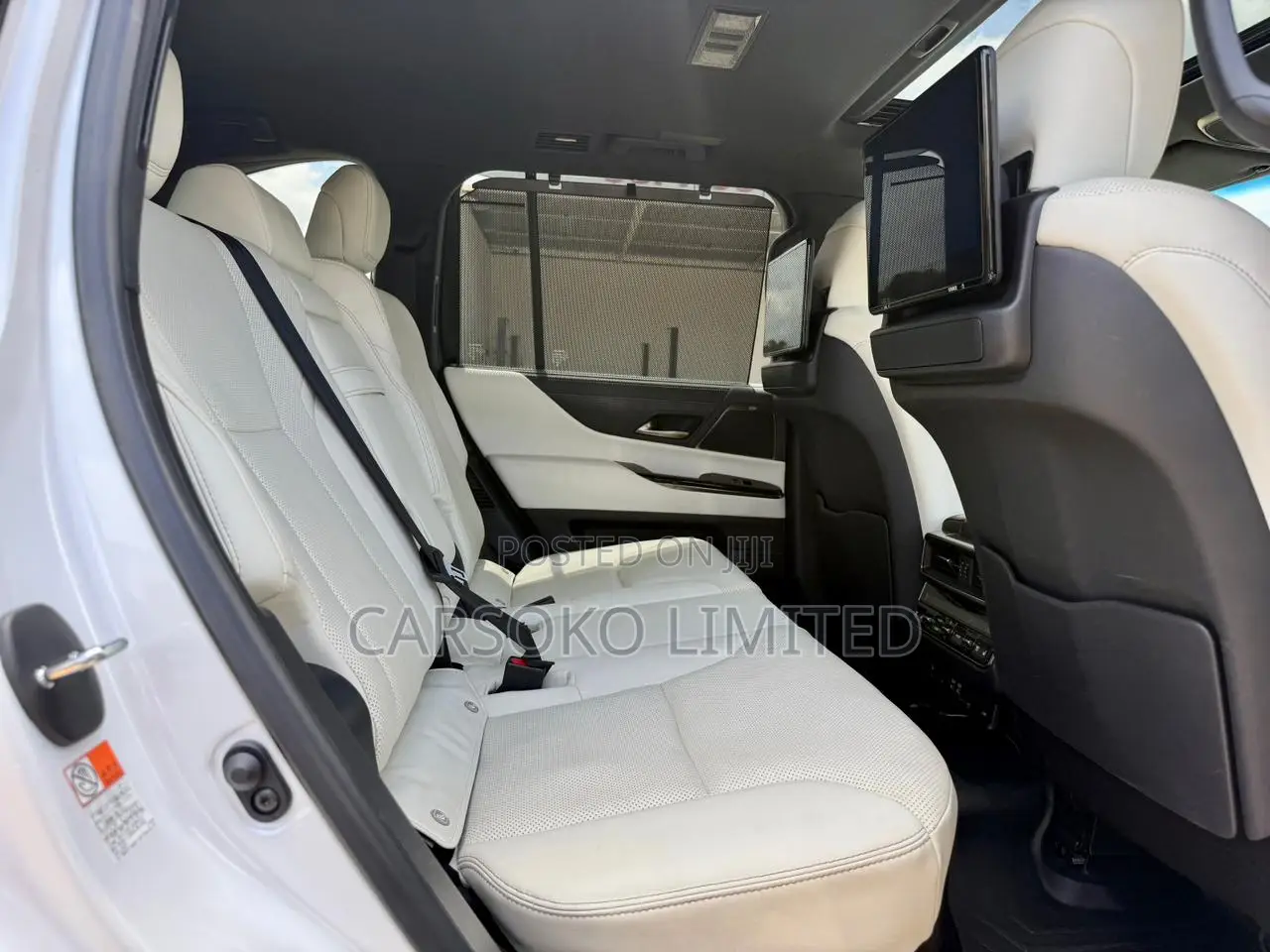 Lexus LX LX 600 2022 White