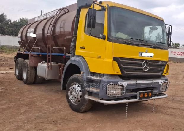 Mercedes Benz Kbu Exhauster Truck 18,000ltrs