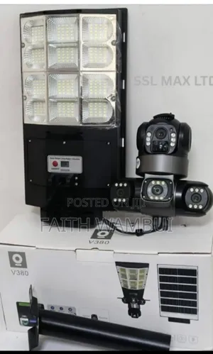 Professional 2 in 1 Solar Street Lights With 4g Triple Lens 360 CCTV