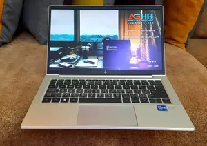 Laptop HP EliteBook 830 G8 16GB Intel Core I7 SSD 512GB