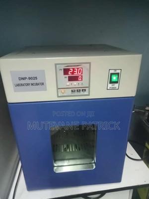 Laboratory Incubator - thumbnail 2