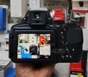 Nikon Coolpix P900 Digital Camera (Supper Clean)
