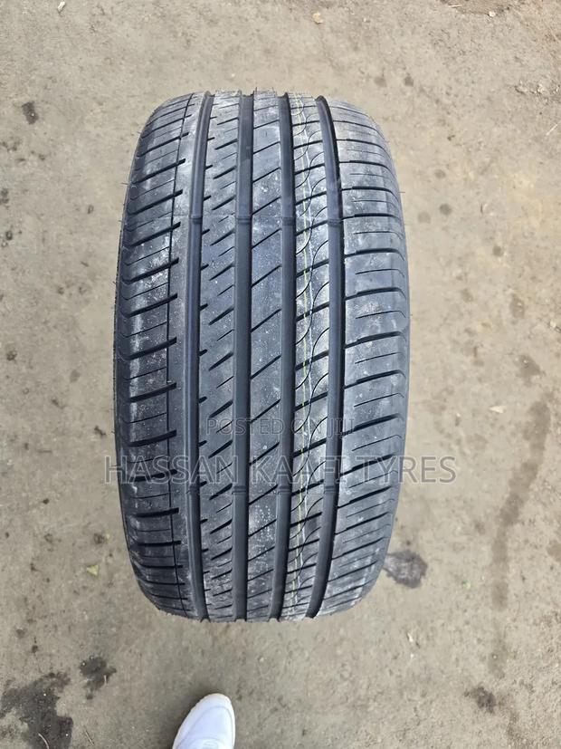 285/35r22 Greenland Tyre - thumbnail 2