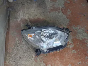 Headlight Toyota Passo