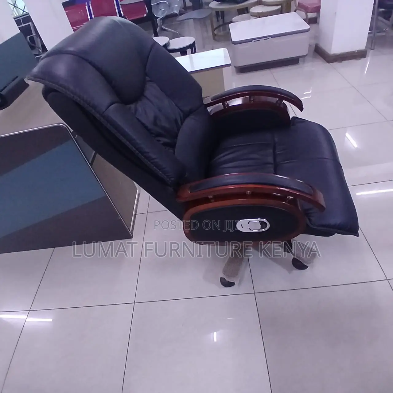 Manager’S Recliner Chair
