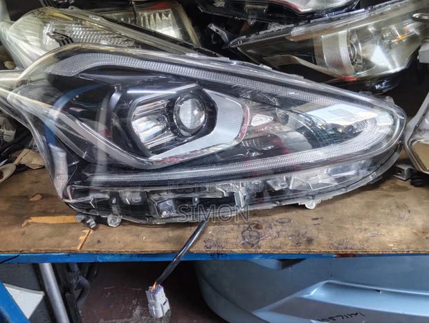 Lh Headlight Toyota Sienta Hybrid
