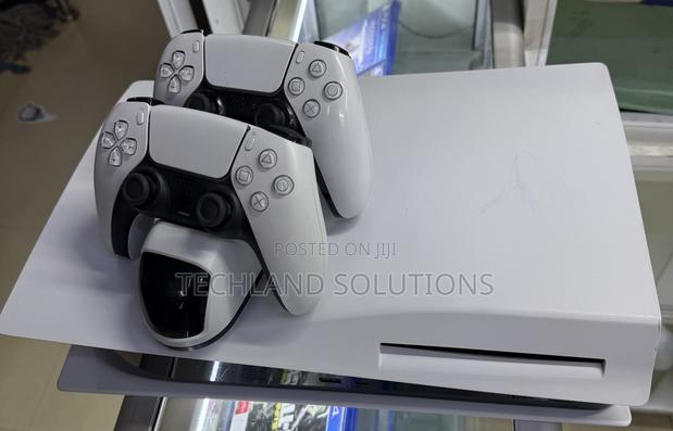 Nganya Condition Ps5 Standard Console - thumbnail 3