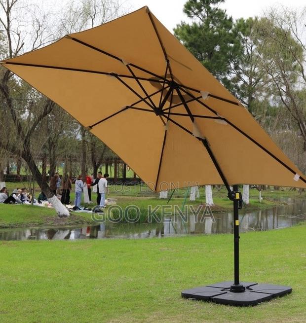 Home Sun Umbrella; Cantilever Design for Outdoor Canopy Sun Umbrella