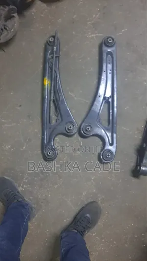 Rear Arms Suzuki Alto
