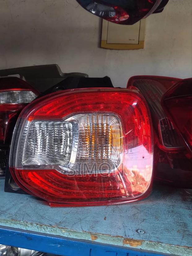 Tail Light Toyota Passo - main view