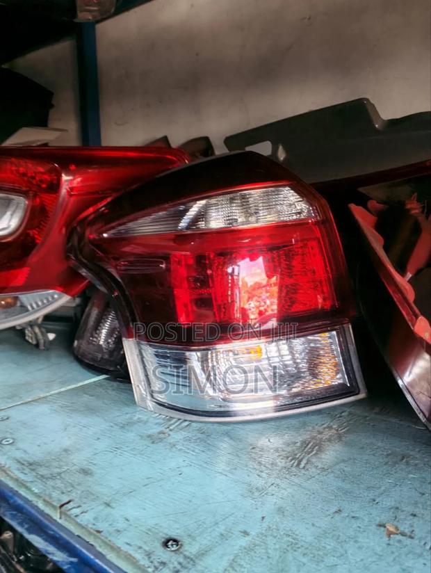 RHS Toyota Corolla Axio/Fielder (Nze161)2018