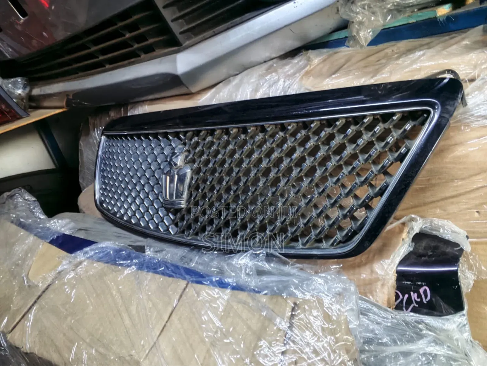 Grille Toyota Crown Athlete Model