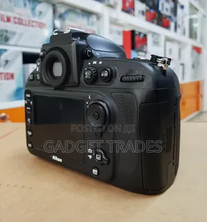 Nikon D800 Digital SLR Camera (Body Only)