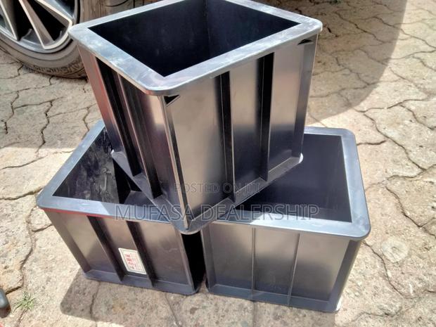 Quality Plastic Cube Moulds - main view