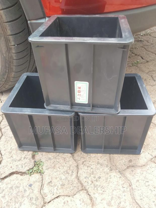 Reusable Plastic Cube Moulds - thumbnail 3