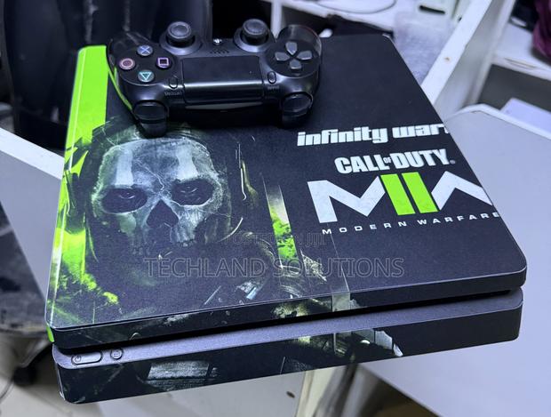 Quality Used Sony Playstation 4 Slim - thumbnail 4