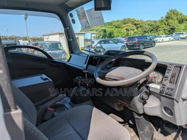 Isuzu Elf 2019 - thumbnail 7
