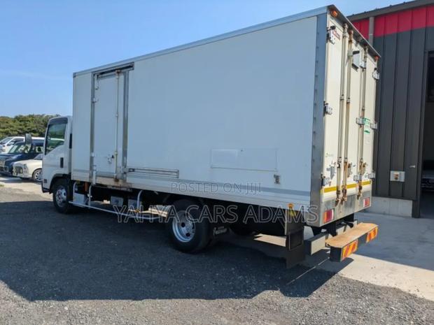 Isuzu Elf 2019 - thumbnail 9