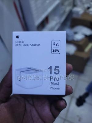 15 Pro Max Charger Usb C - main view