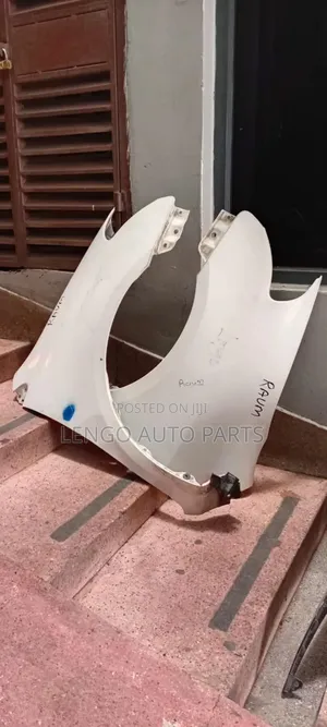 Toyota Raum 2008 Front Wings