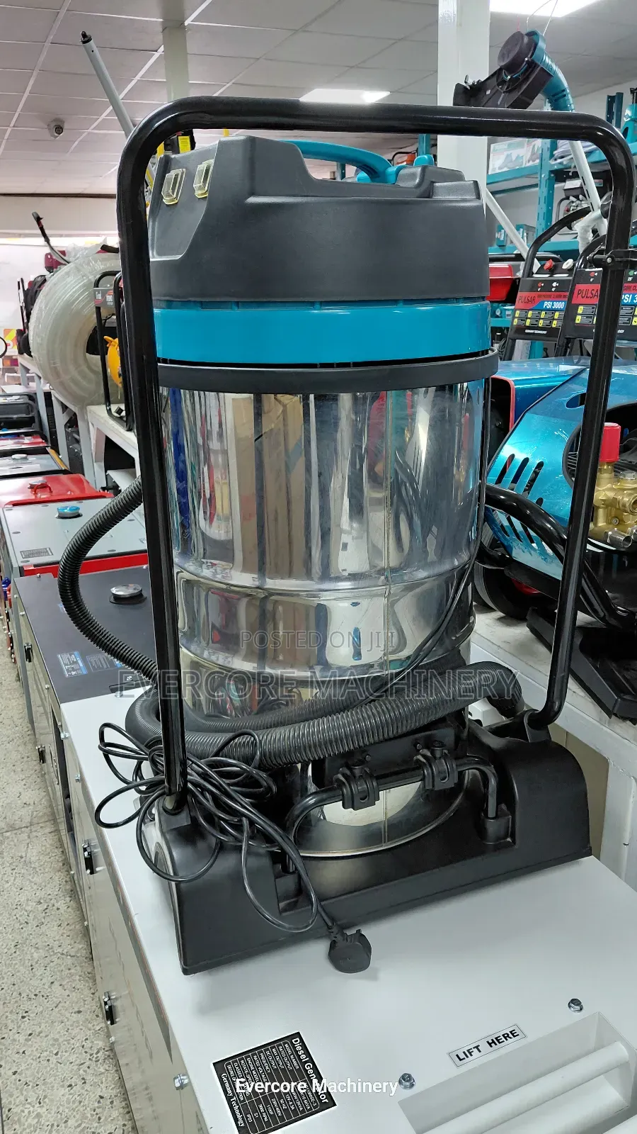 Pulsar Uk Heavy Duty Wet and Dry Vacuum Cleaner.