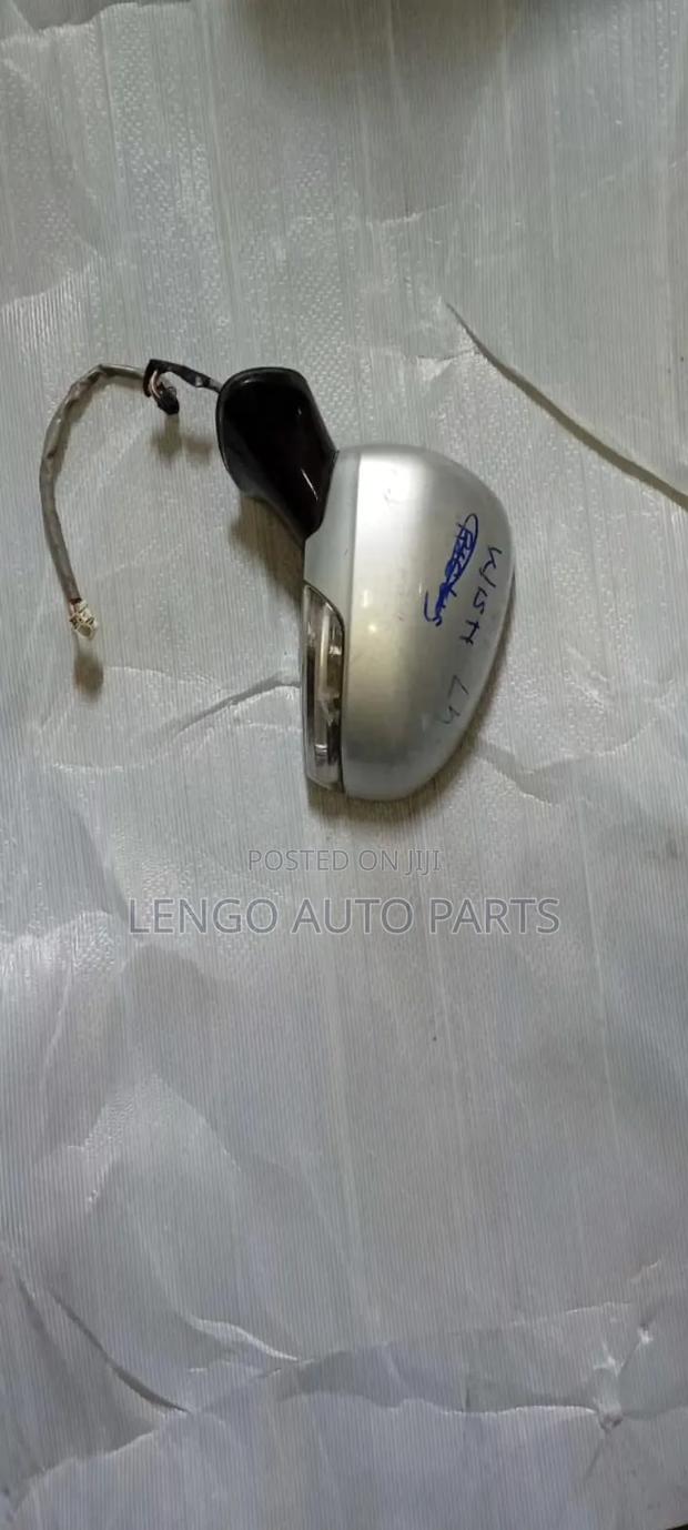 Toyota Wish 2012 Sidemirror Left With Indicator