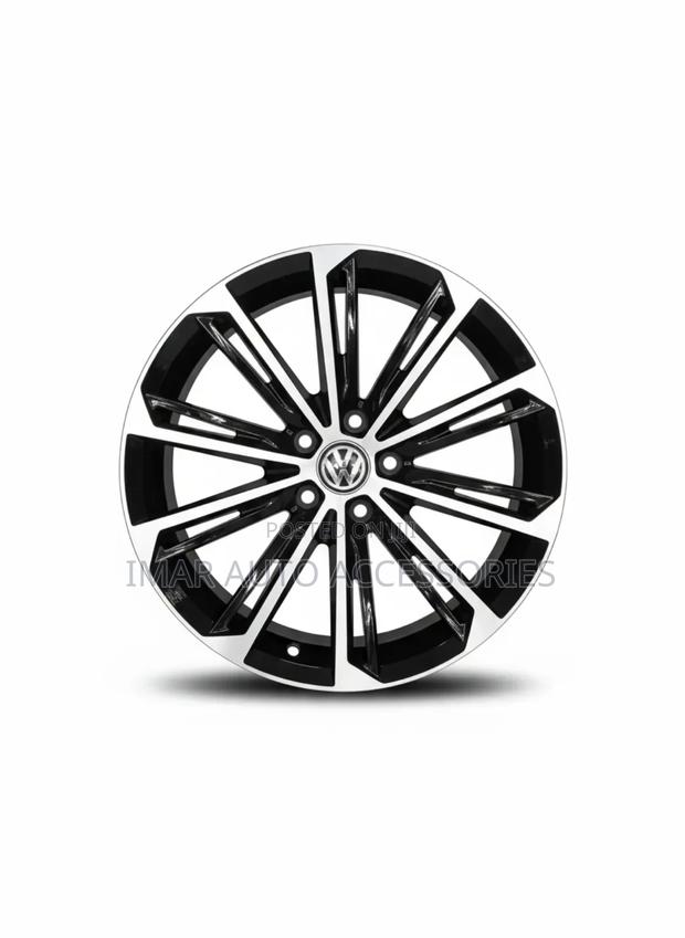 Eye-Catching 18-Inch Rims for a Stunning Ride