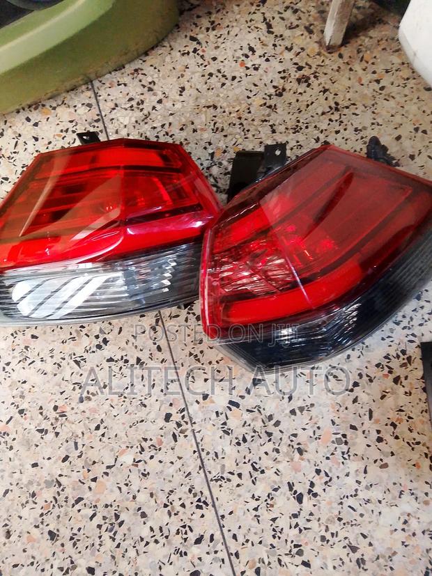 Nissan X Trial Taillight 2018 - main view