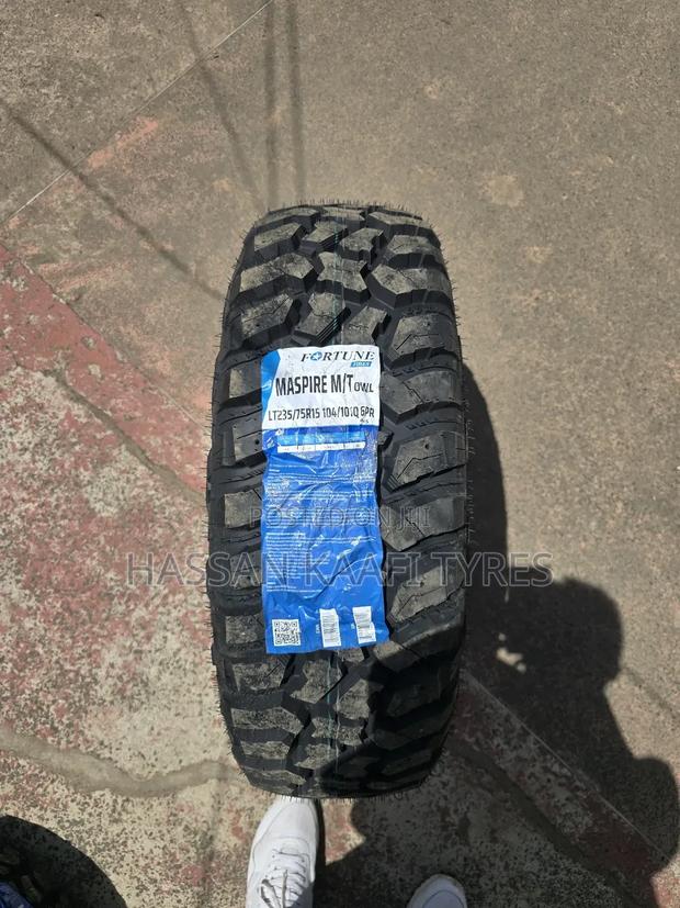 235/75r15 Fortune Tyre M/T