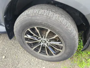 Toyota Hilux 2020 Gold