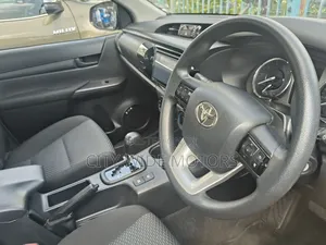 Toyota Hilux 2020 Gold