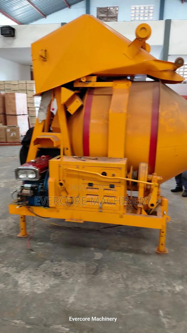 Rdcm350 Diesel Ppowered Self-Loading Concrete Mixer 16hp Engine - main view
