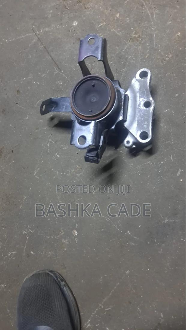 Engine Mount Suzuki Alto 2017
