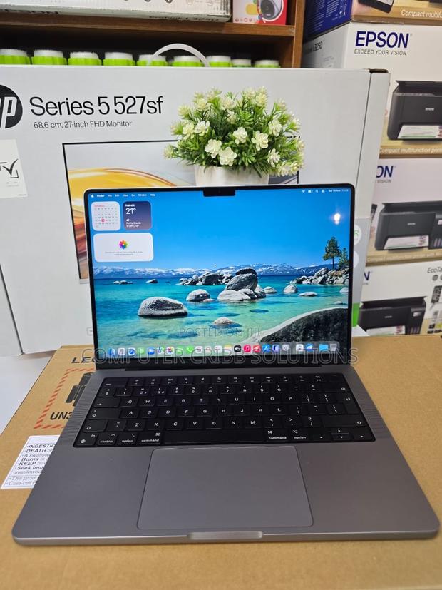 Laptop Apple MacBook Pro 2021 M1 16GB Apple M1 Pro SSD 512GB