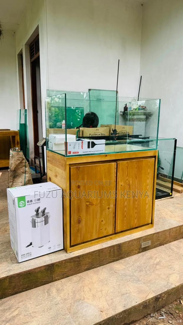 Quality Stand With an Aquarium - main view