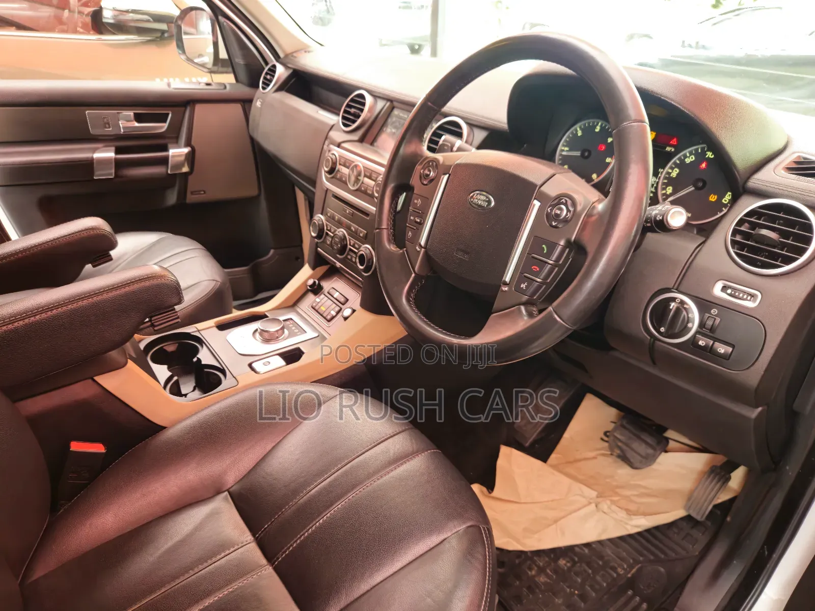 Land Rover Discovery 2015 White