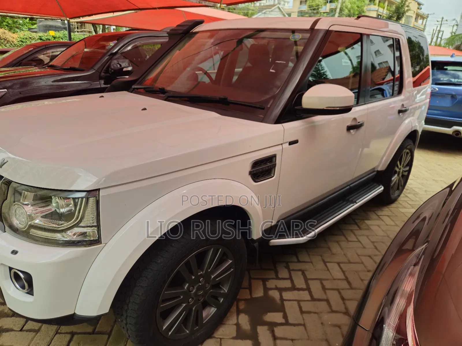 Land Rover Discovery 2015 White