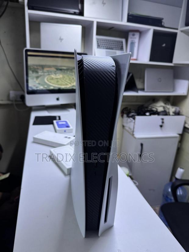 Playstation 5 - thumbnail 2