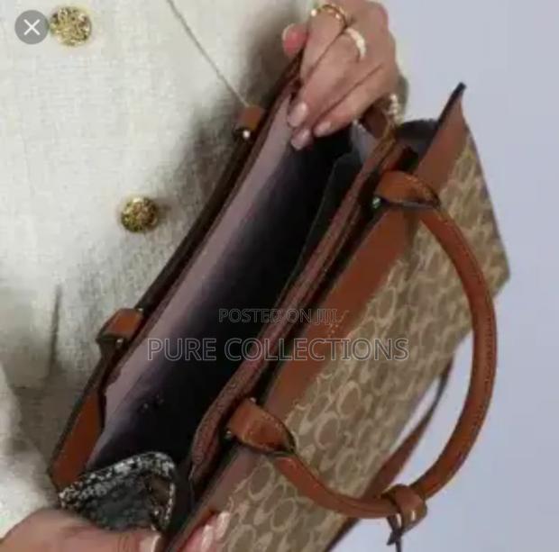 Chris Bella Handbag - thumbnail 5