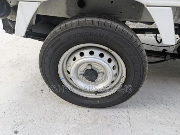Mitsubishi Truck - thumbnail 8