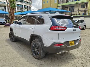 Jeep Cherokee Latitude 4x4 2016 White