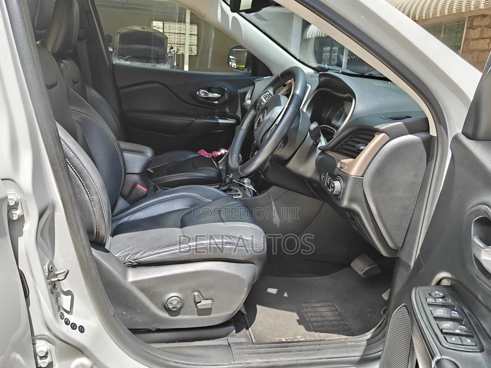 Jeep Cherokee Latitude 4x4 2016 White